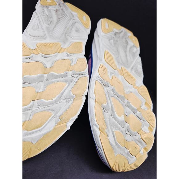 Hoka Women 8.5 Comfy footwear - Picture 7 of 10